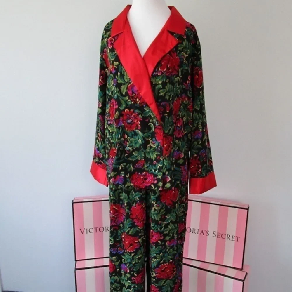 Victoria’s Secret Vintage Gold Label Satin Flora Pajamas Red M Holiday‎